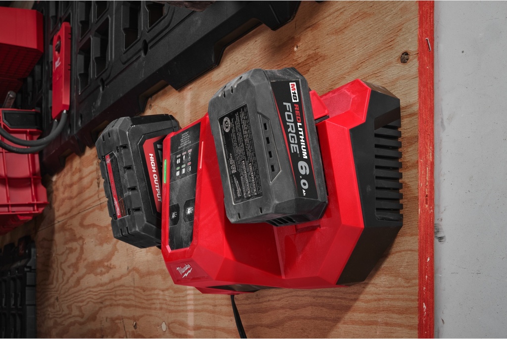 MILWAUKEE M18™ M18 DBSC DUAL BAY SUPERLADER 4932492531