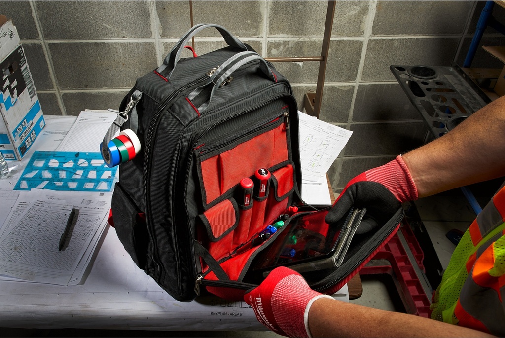 MILWAUKEE PACKOUT™ BACKPACK RUGZAK MET 48 VAKKEN 4932471131