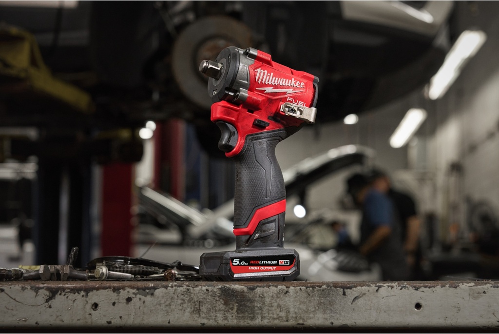 MILWAUKEE M12 FUEL™ M12 FCIWF12G3-502X 1/2'' COMPACTE ACCU SLAGMOERSLEUTEL MET FRICTIERING 745Nm 4933493455