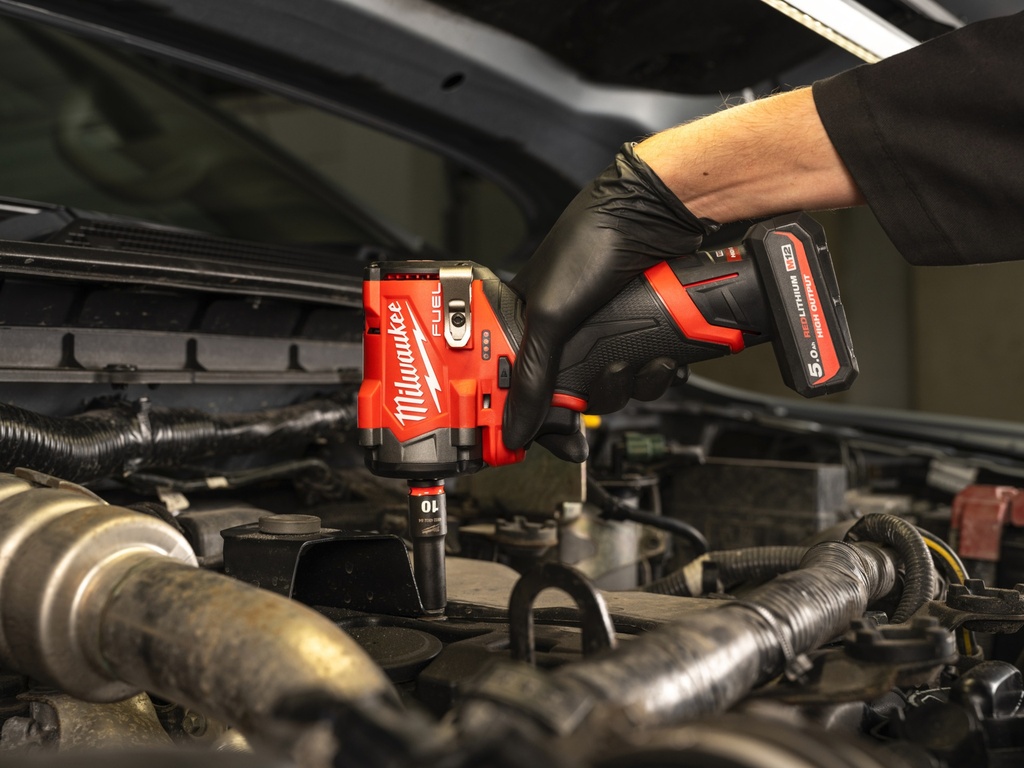 MILWAUKEE M12 FUEL™ M12 FCIWF12G3-502X 1/2'' COMPACTE ACCU SLAGMOERSLEUTEL MET FRICTIERING 745Nm 4933493455