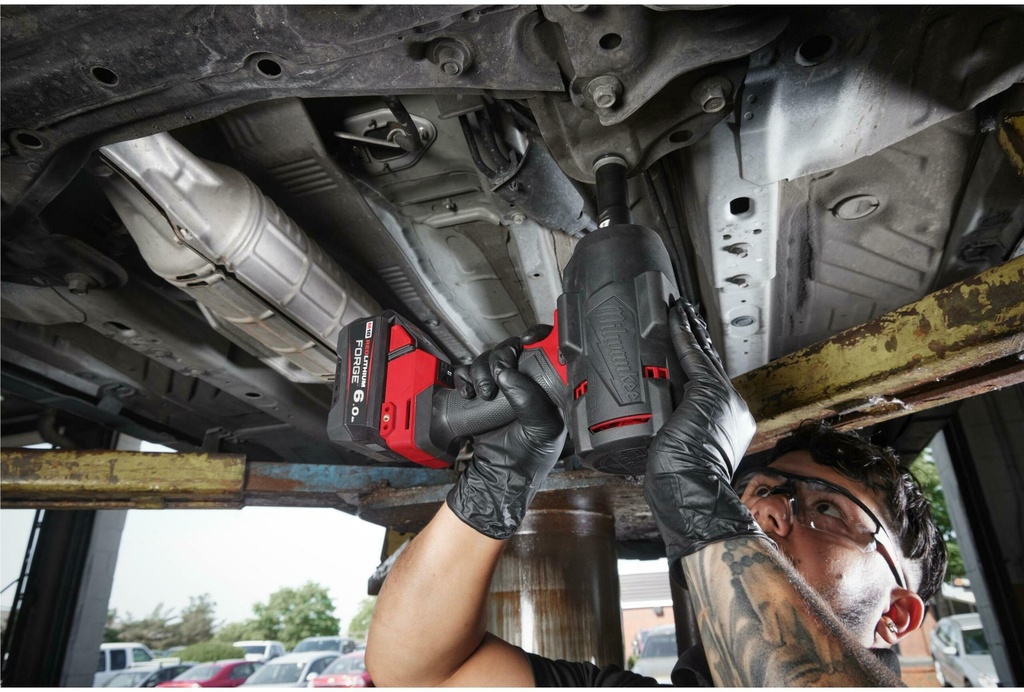 MILWAUKEE M18 FUEL™ M18 FHIW2F12-0X 1/2'' ACCU SLAGMOERSLEUTEL MET FRICTIERING 2034Nm 4933492782