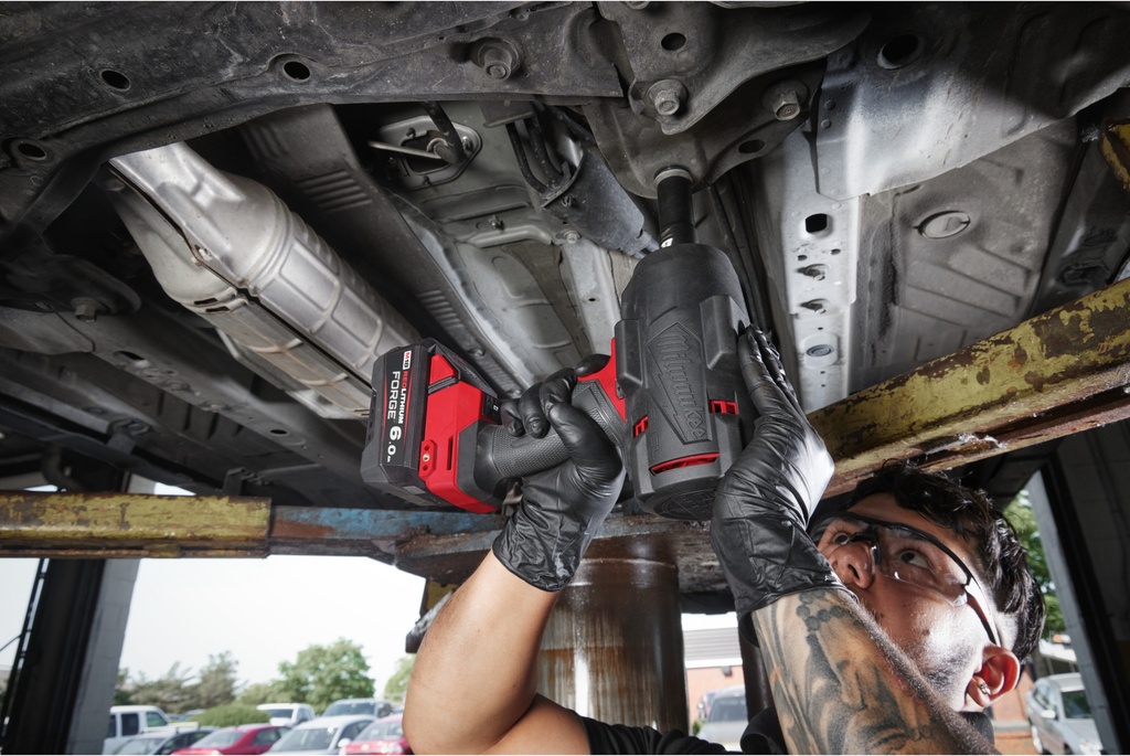 MILWAUKEE M18 FUEL™ M18 FHIW2F12-502X 1/2'' ACCU SLAGMOERSLEUTEL MET FRICTIERING 2034Nm 4933492783