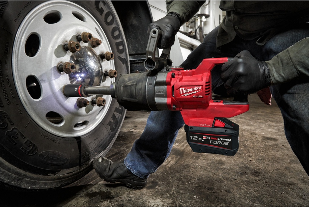 MILWAUKEE M18 FUEL™ ONE-KEY™ M18 ONEFHIWF1D-121C 1'' ACCU SLAGMOERSLEUTEL HOOG KOPPEL MET FRICTIERING 2711Nm D-GREEP & VERLENGDE AS 4933499251