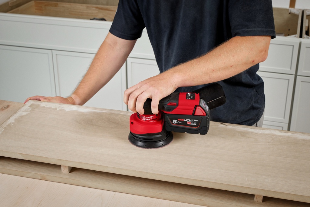 MILWAUKEE M18 FUEL™ M18 FROS125-0B EXCENTRISCHE ACCU SCHUURMACHINE 125mm MET 2,5mm ROTATIE 4933498254