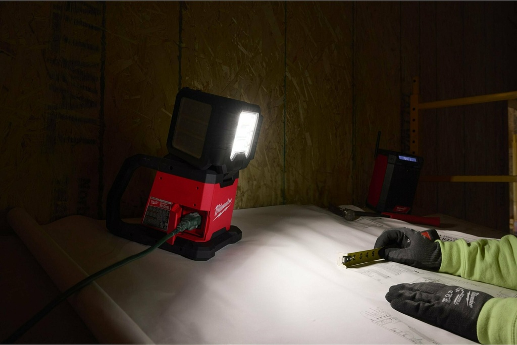 MILWAUKEE M18™ M18 MDTL-0 MULTIDIRECTIONELE ACCU WERKLAMP MET MAGNETISCHE VOET 4933498149