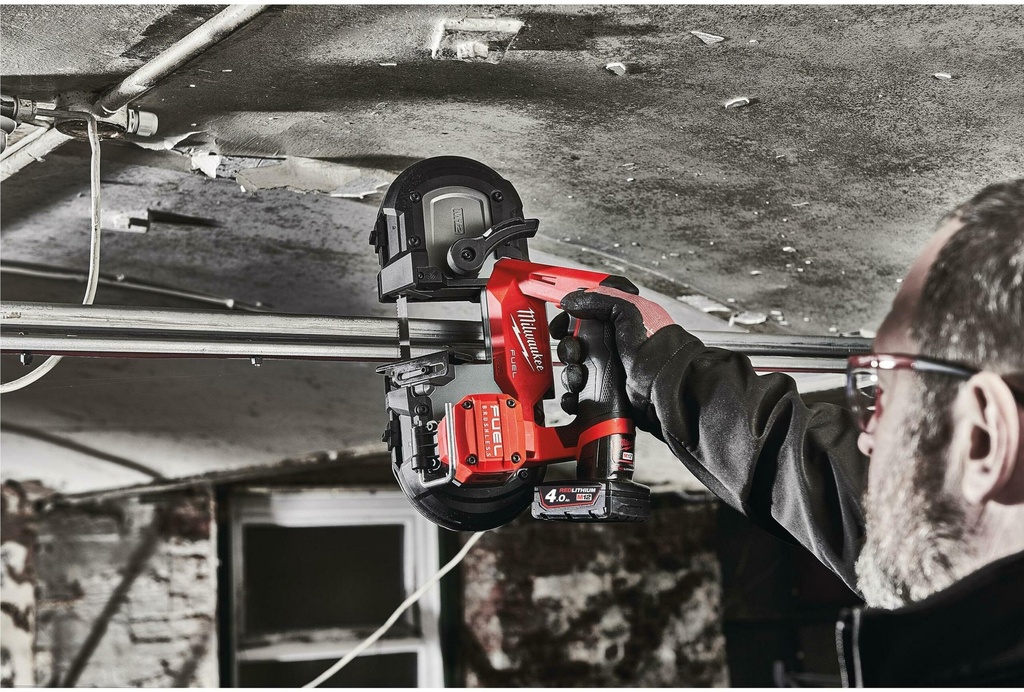 MILWAUKEE M12 FUEL™ M12 FBS64-402C SUBCOMPACTE ACCU BANDZAAGMACHINE 4933478441
