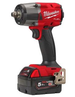 SLAGMOERSLEUTEL M18 FMTIW2F12-502X 1/2" 880Nm +2x ACCU 5,0 Ah + LADER + HD BOX